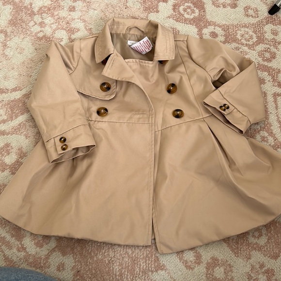 Cutest Tahari trench coat - Picture 1 of 5